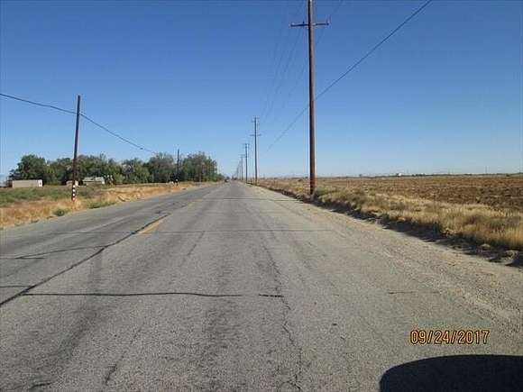 10.02 Acres of Land for Sale in Lancaster, California