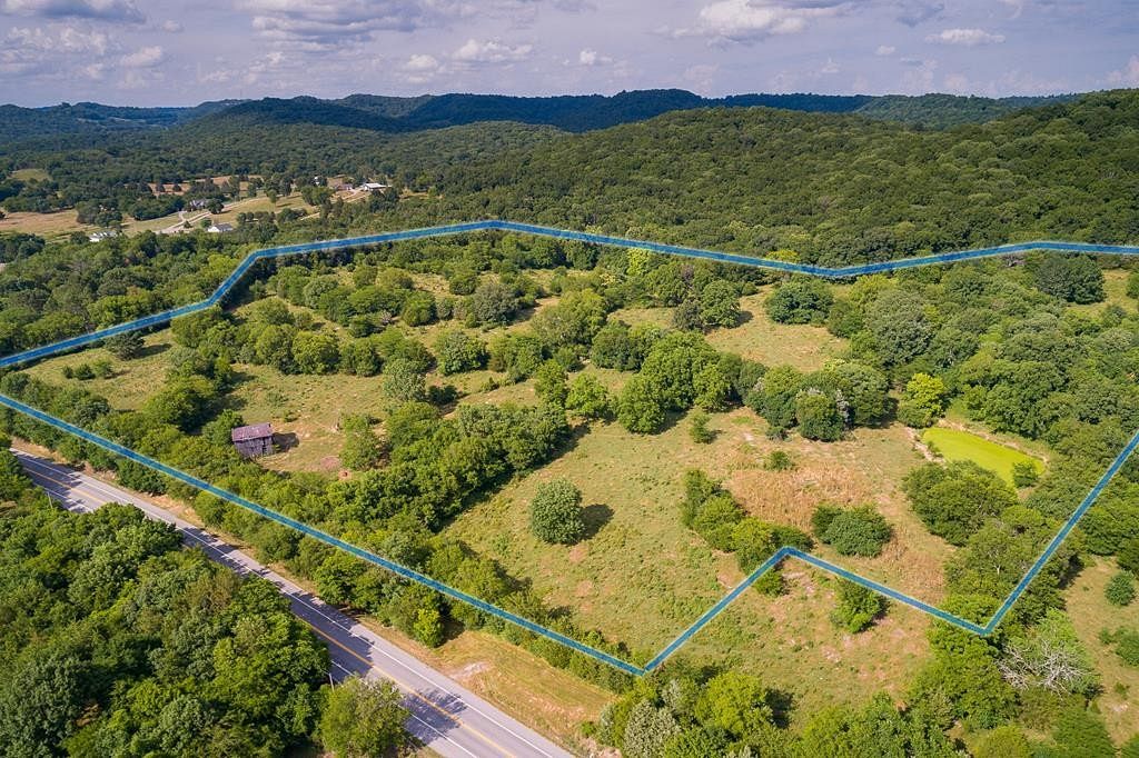 28.9 Acres of Agricultural Land for Sale in Riddleton, Tennessee