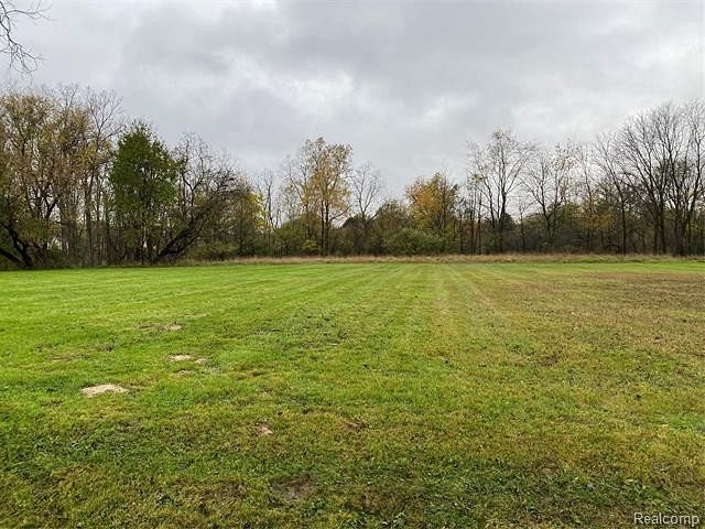 1.5 Acres of Residential Land for Sale in Flushing, Michigan