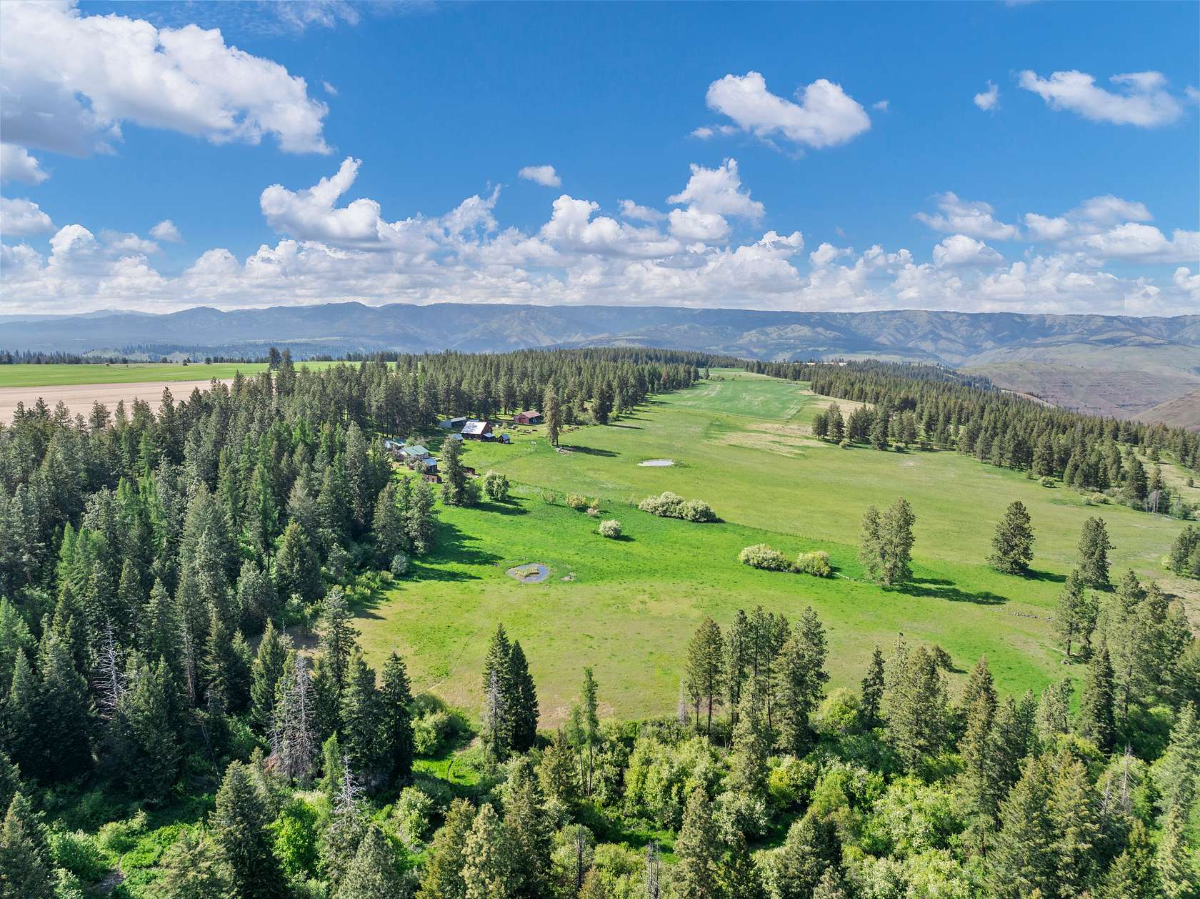 1,505 Acres of Land with Home for Sale in Enterprise, Oregon