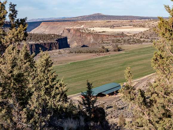 456 Acres of Improved Land for Sale in Culver, Oregon