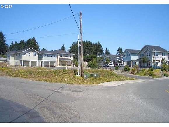 0.25 Acres of Commercial Land for Sale in Brookings, Oregon