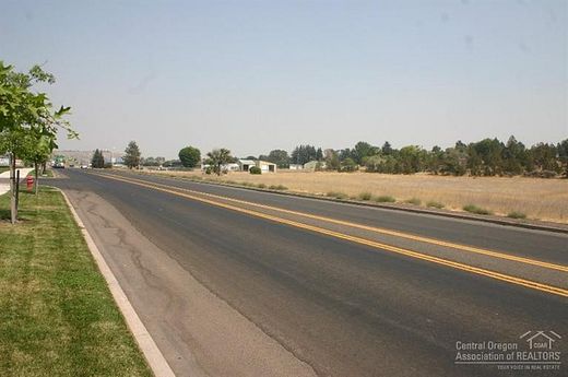 9.6 Acres of Commercial Land for Sale in Madras, Oregon