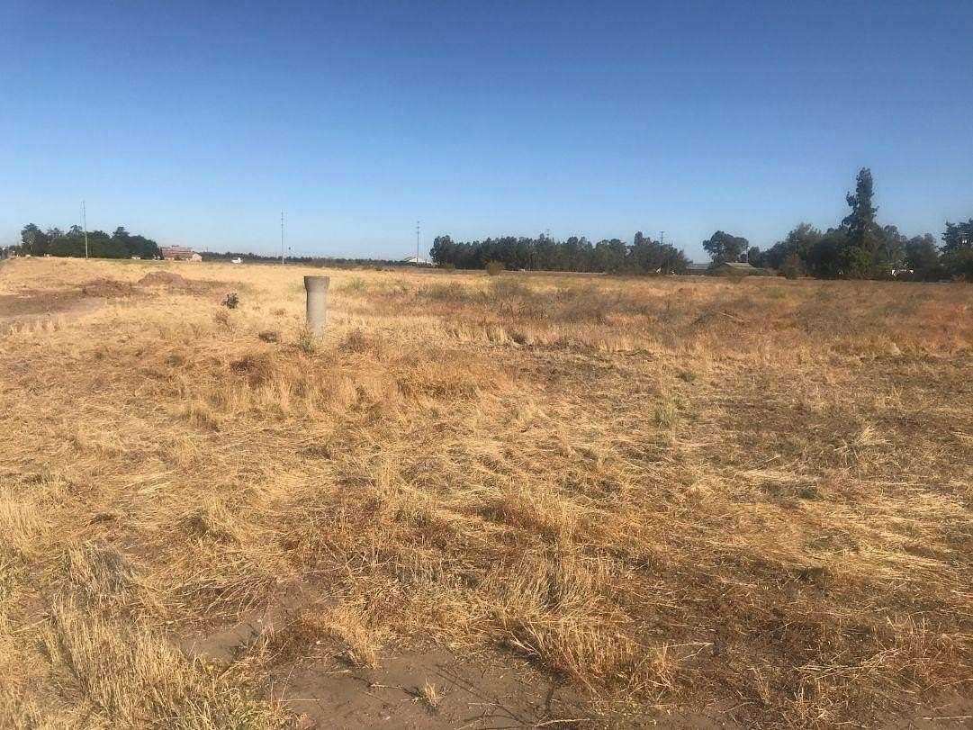 18.3 Acres of Land for Sale in Fresno, California