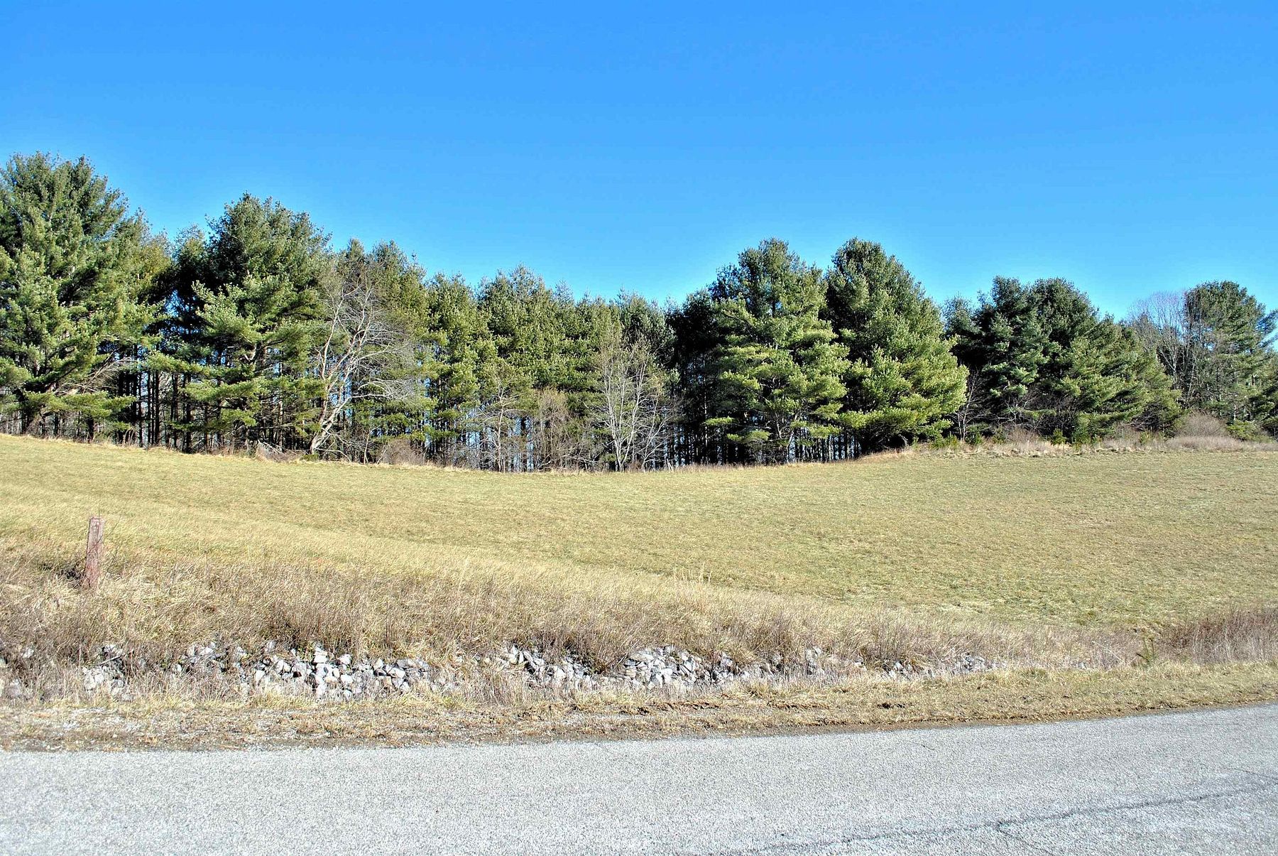 1 Acre of Residential Land for Sale in Riner, Virginia