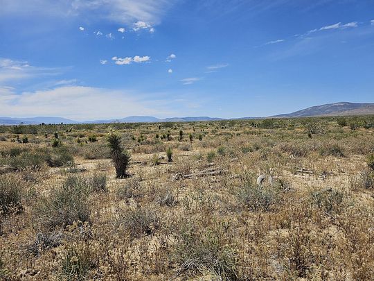 5.1 Acres of Land for Sale in Rosamond, California