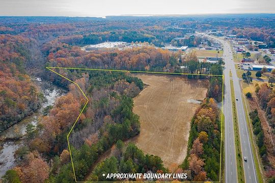 15.4 Acres of Mixed-Use Land for Sale in Kilmarnock, Virginia
