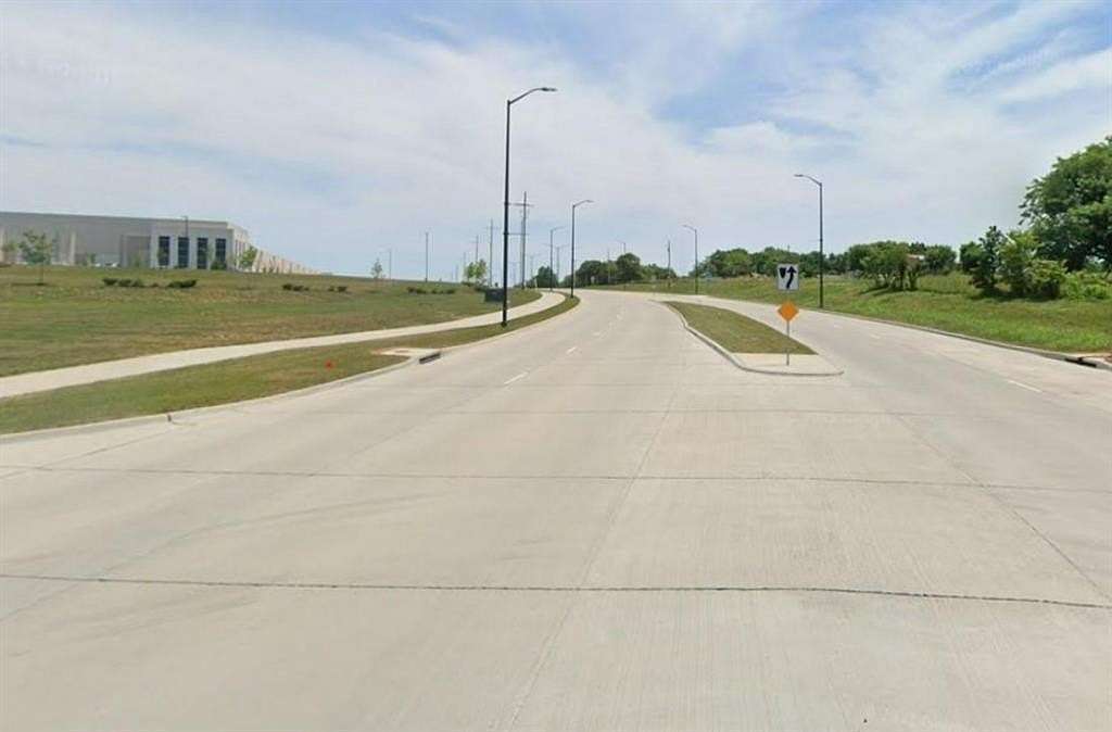 162 Acres of Land for Sale in Gardner, Kansas