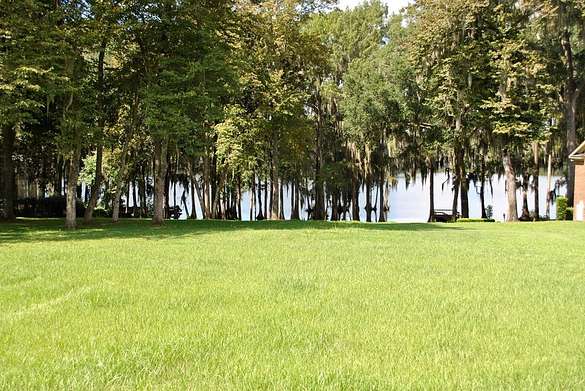 0.5 Acres of Residential Land for Sale in Lake Park, Georgia