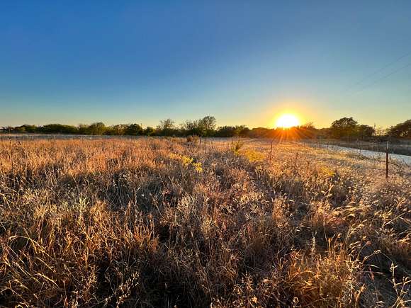 11 Acres of Land for Sale in Hamilton, Texas