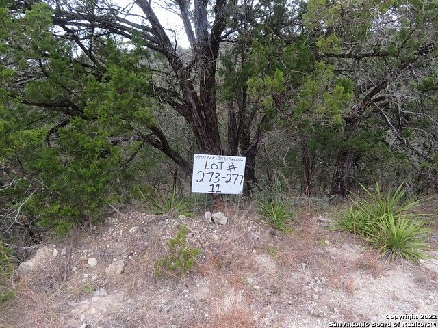 1.7 Acres of Residential Land for Sale in Lakehills, Texas