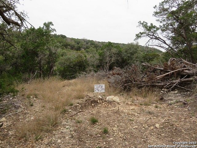 0.97 Acres of Residential Land for Sale in Lakehills, Texas