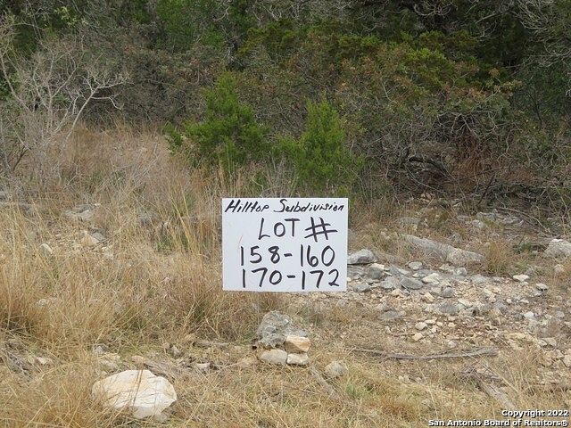 1.2 Acres of Residential Land for Sale in Lakehills, Texas