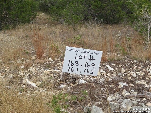 0.95 Acres of Residential Land for Sale in Lakehills, Texas