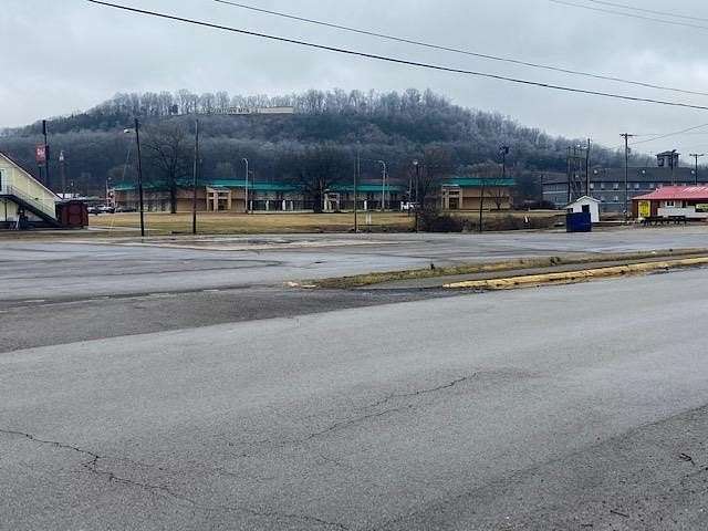 0.7 Acres of Commercial Land for Sale in Cave City, Kentucky