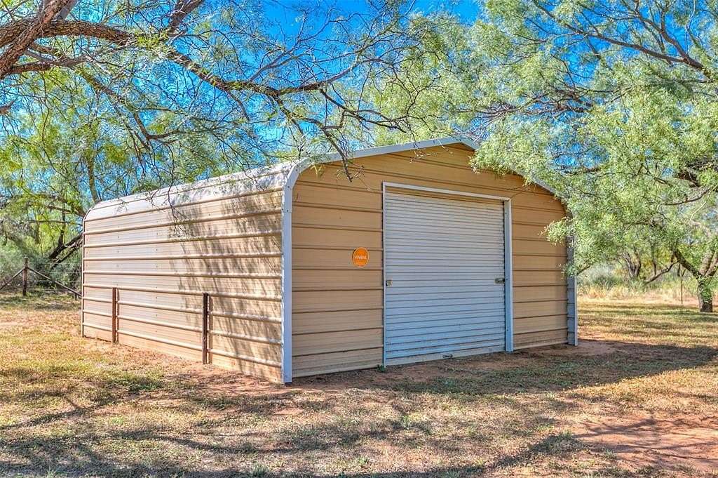 15 Acres of Land with Home for Sale in Bronte, Texas LandSearch