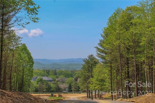 1 Acre of Residential Land for Sale in Hendersonville, North Carolina