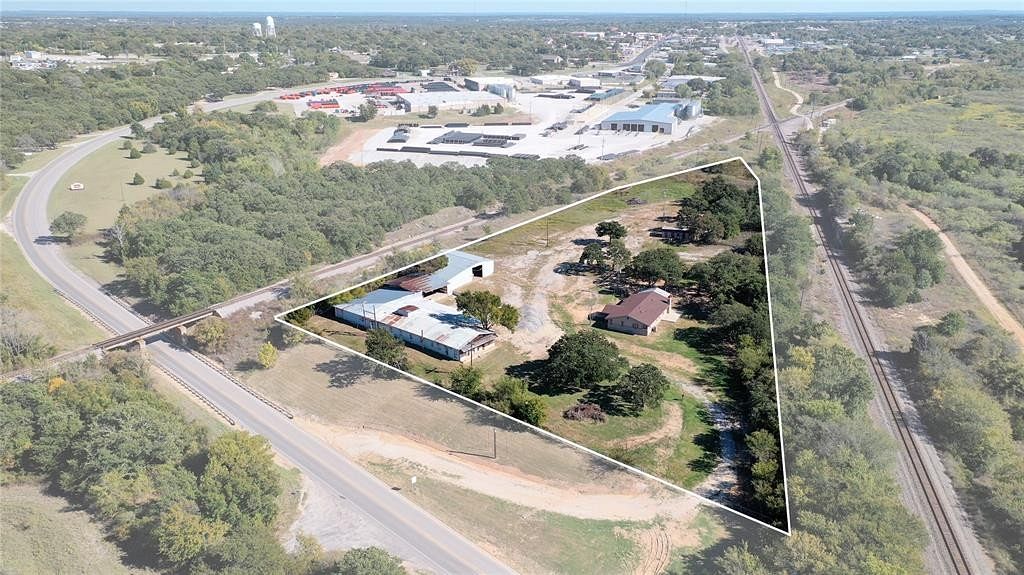 3.6 Acres of Residential Land with Home for Sale in Bowie, Texas