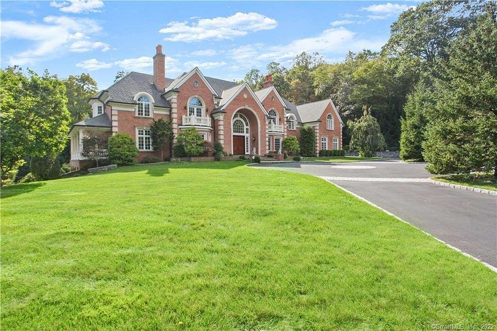 4 Acres of Residential Land with Home for Sale in New Canaan, Connecticut