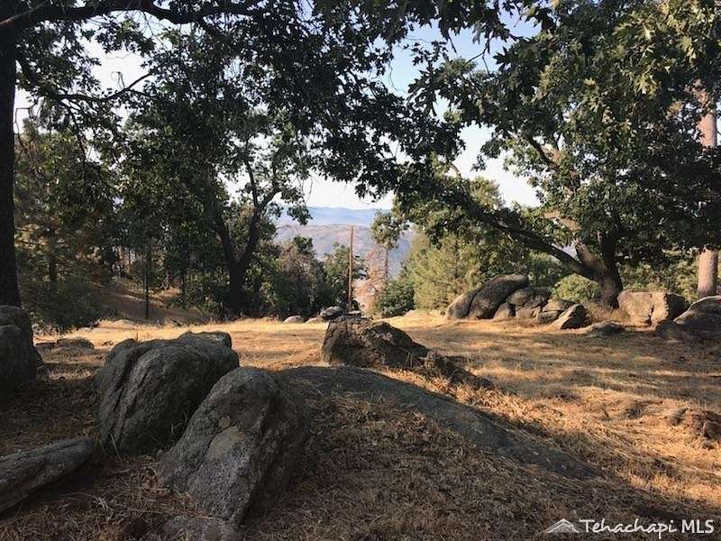 1 Acre of Residential Land for Sale in Tehachapi, California