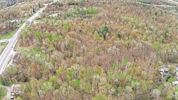 128 Acres of Land for Sale in Malta, New York