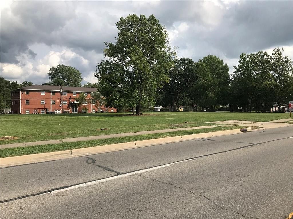 0.91 Acres of Commercial Land for Sale in Indianapolis, Indiana