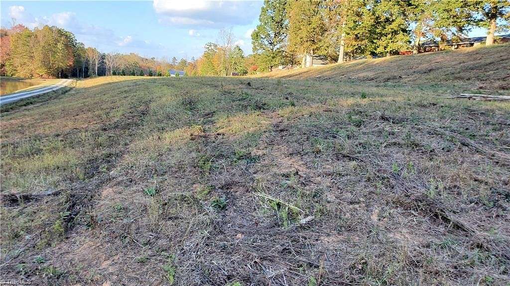 1 Acre of Residential Land for Sale in Pilot Mountain, North Carolina