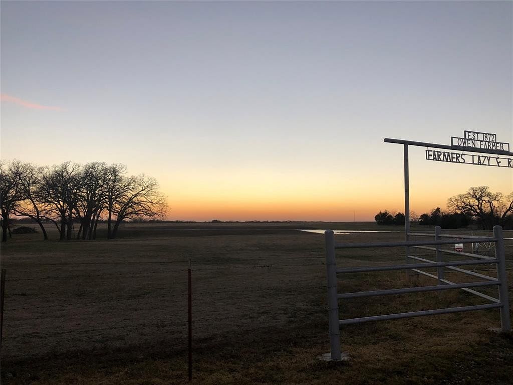 145 Acres of Land for Sale in Corsicana, Texas