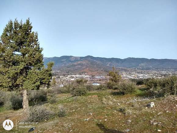 13 Acres of Land for Sale in Yreka, California