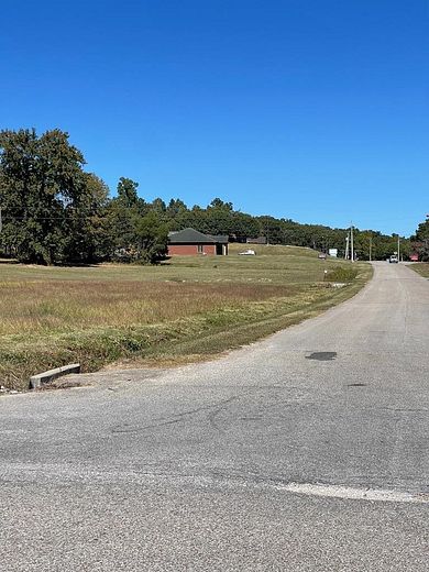 2.5 Acres of Commercial Land for Sale in Huntingdon, Tennessee