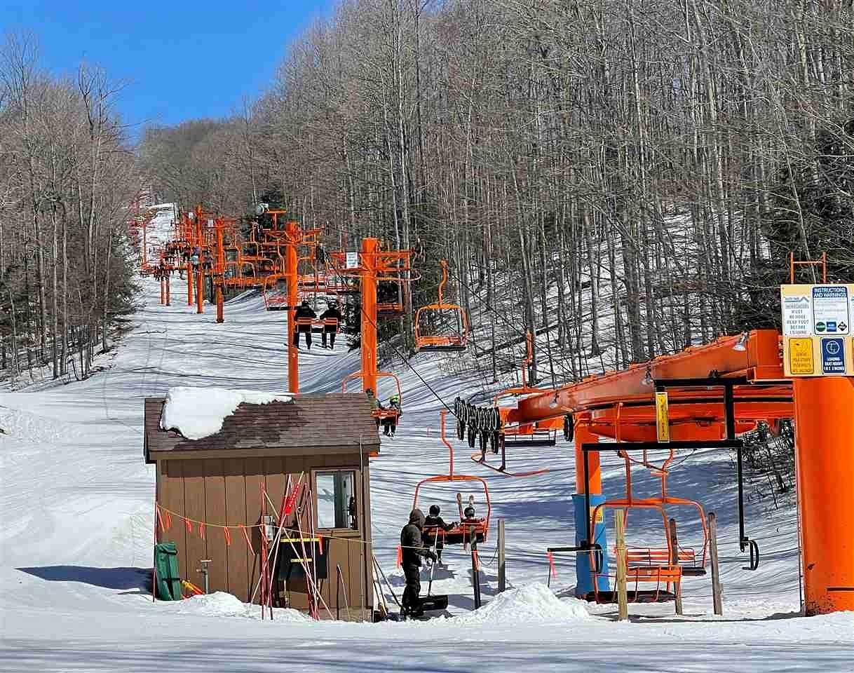 0.66 Acres of Land for Sale in Harbor Springs, Michigan