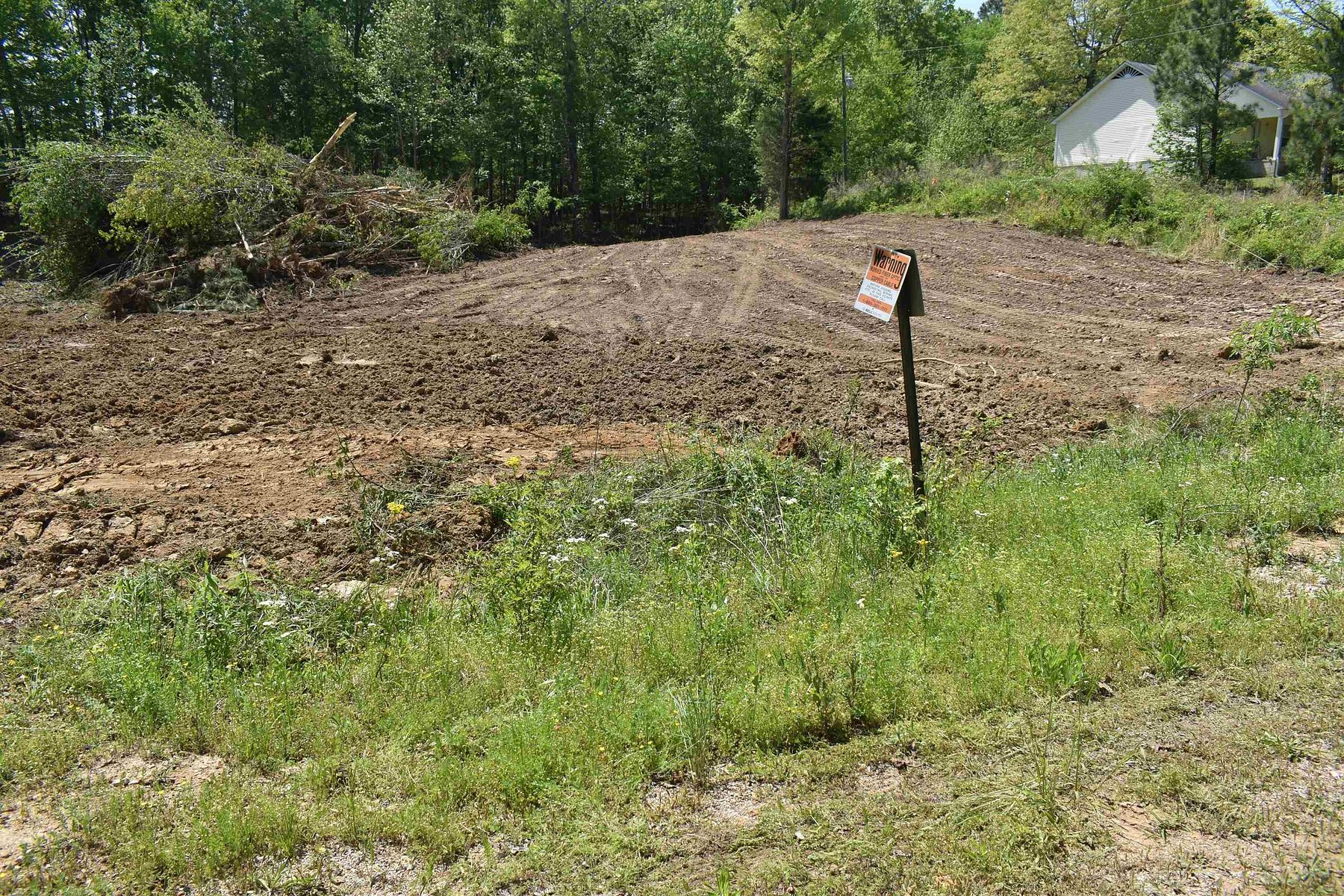 1 Acre of Residential Land for Sale in Selmer, Tennessee