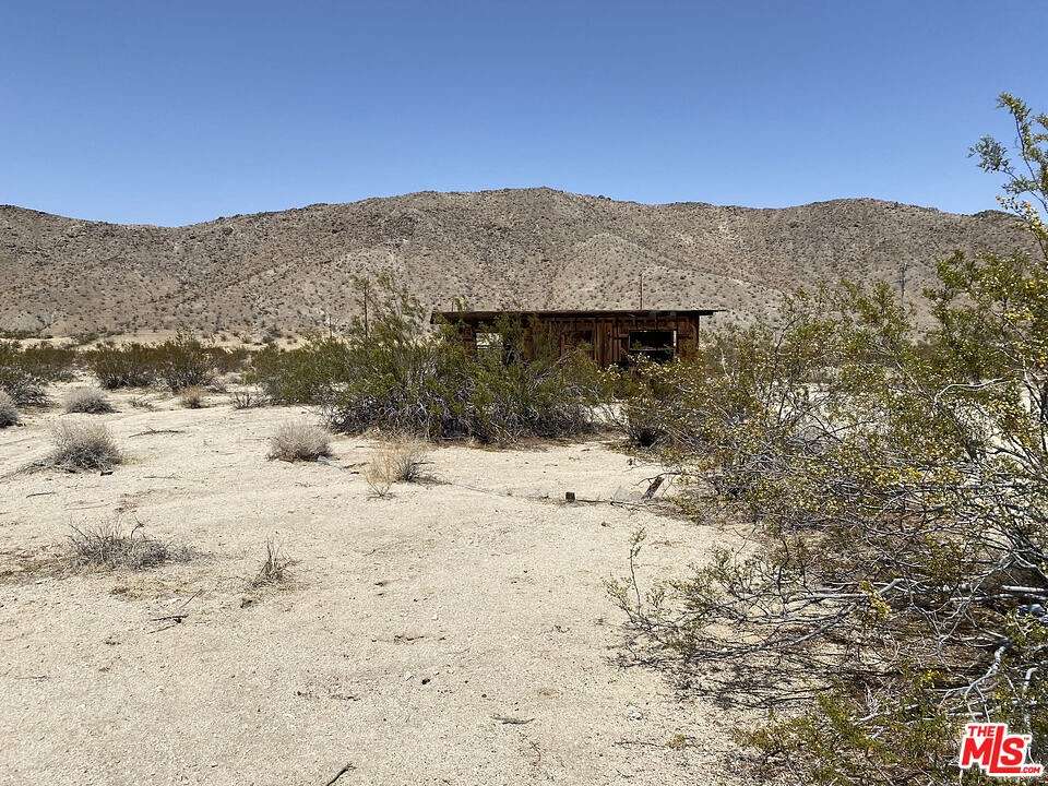 5 Acres of Improved Residential Land for Sale in Twentynine Palms, California