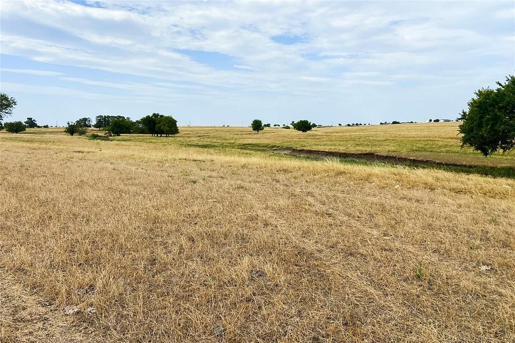 25 Acres of Agricultural Land for Sale in Muenster, Texas