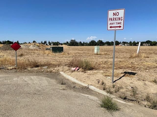 18.4 Acres of Commercial Land for Sale in Visalia, California