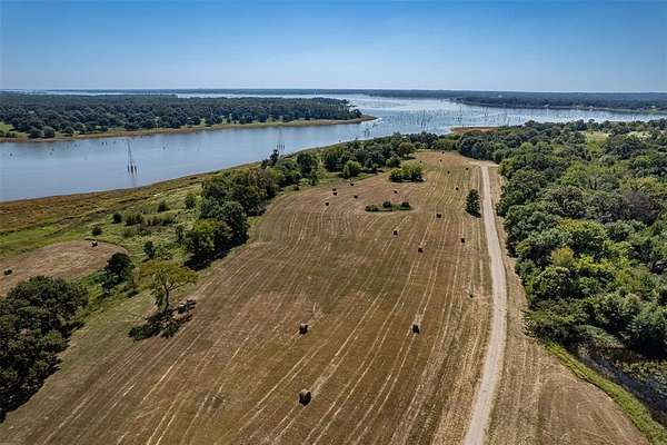 1.32 Acres of Residential Land for Sale in Emory, Texas