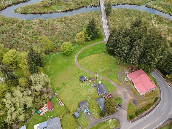 3.2 Acres of Residential Land with Home for Sale in Clatskanie, Oregon