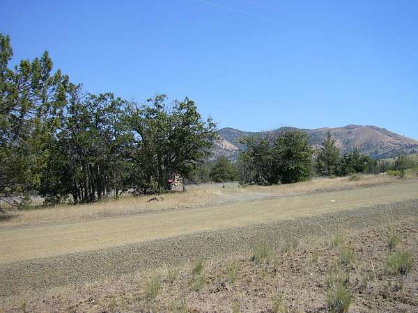 2.6 Acres of Residential Land for Sale in Montague, California