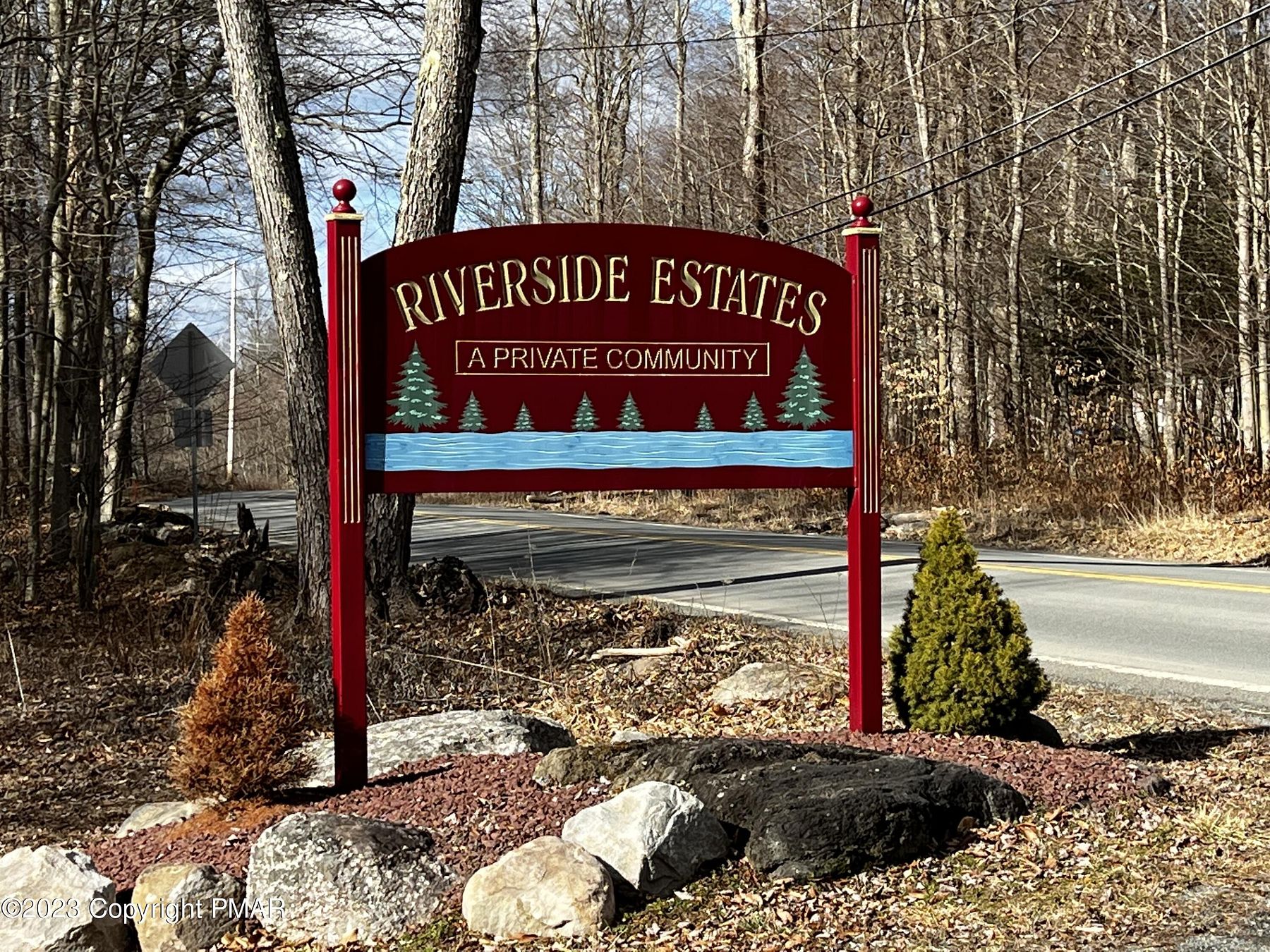 1.1 Acres of Residential Land for Sale in Pocono Lake, Pennsylvania