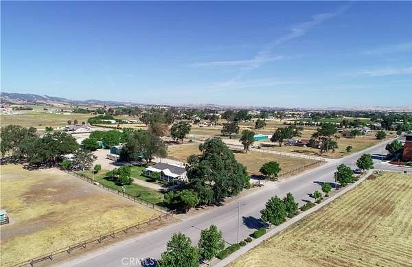 10.2 Acres of Land with Home for Sale in Paso Robles, California