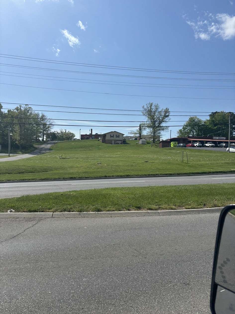0.9 Acres of Mixed-Use Land for Sale in Morristown, Tennessee