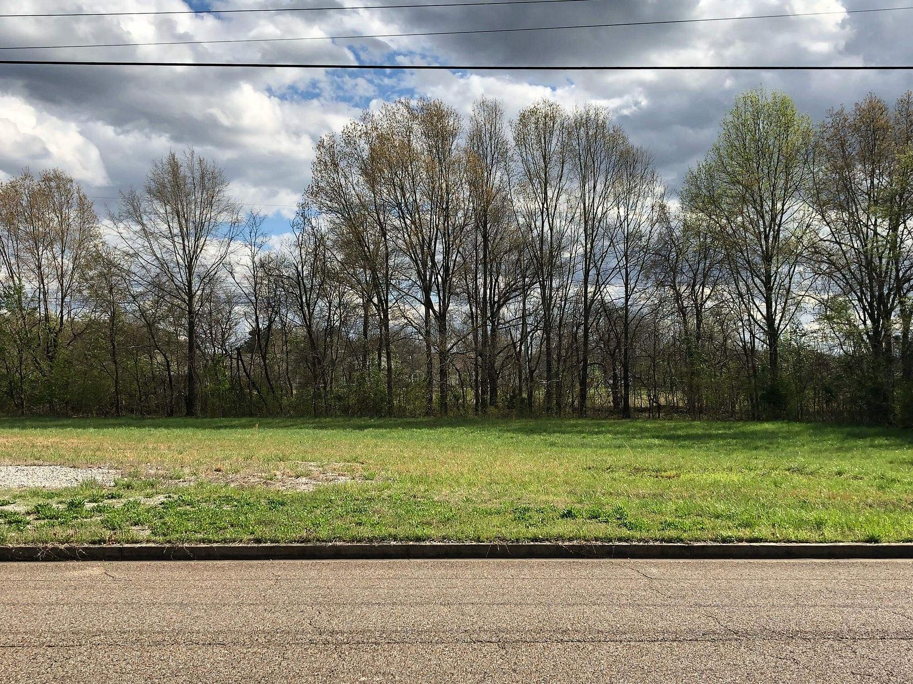 1 Acre of Mixed-Use Land for Sale in Jackson, Tennessee