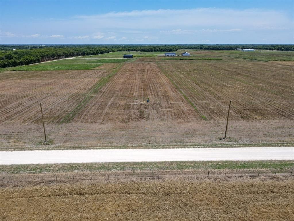 2.8 Acres of Residential Land for Sale in Grandview, Texas