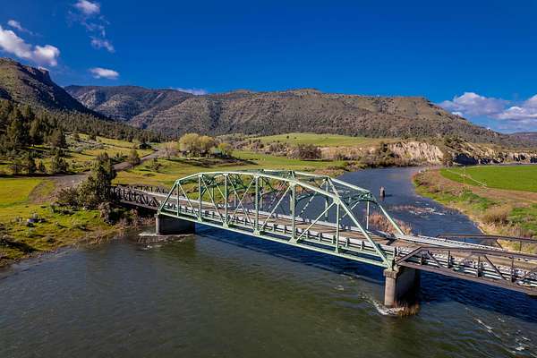 1,949 Acres of Land with Home for Sale in Kimberly, Oregon