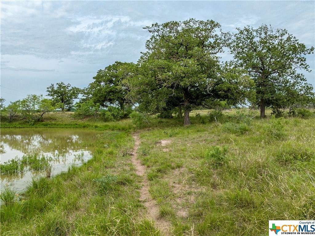 28 Acres of Land for Sale in Waelder, Texas