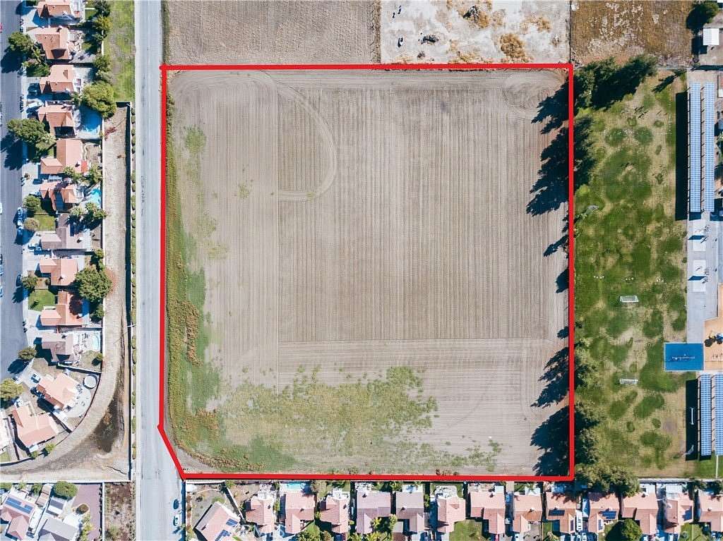 9.55 Acres of Land for Sale in Hemet, California