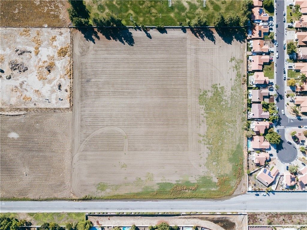 9.6 Acres of Land for Sale in Hemet, California