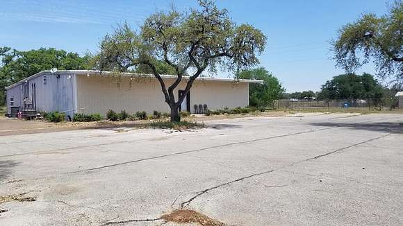 3 Acres of Improved Commercial Land for Sale in Beeville, Texas