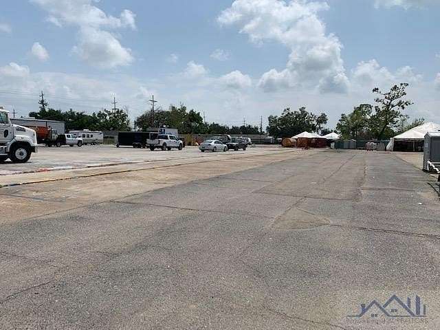 2.77 Acres of Commercial Land for Sale in Houma, Louisiana