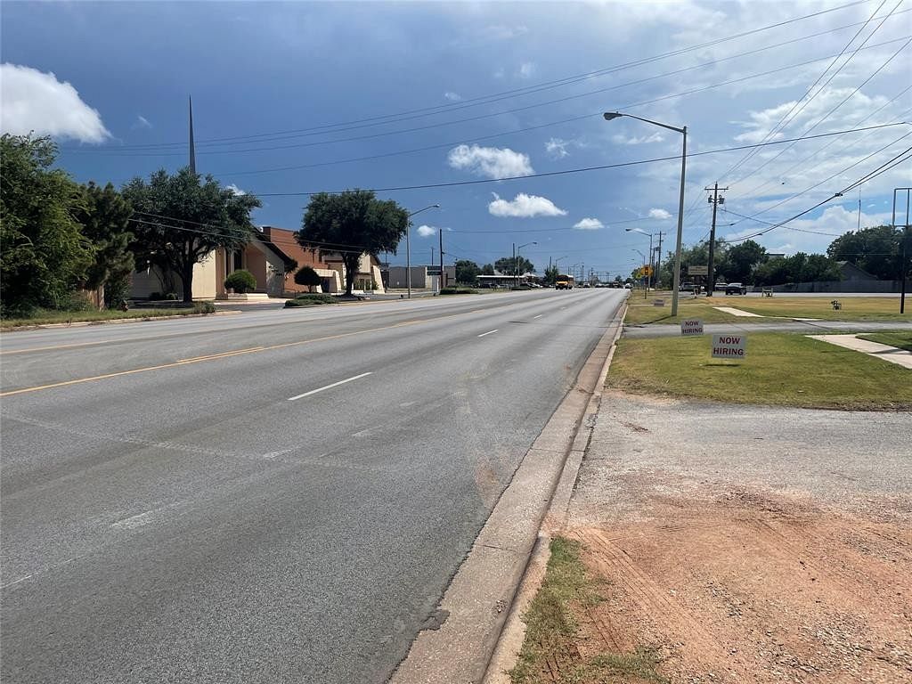 2.3 Acres of Improved Commercial Land for Sale in Abilene, Texas